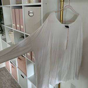 White long sleeve tshirt vici